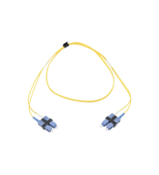 Jumper´s FO SIEMON SIEMON FJ2-SCUSCUL-01 FJ2-SCUSCUL-01| Jumper de Fibra Óptica Monomodo (OS2), XGLO, SC/UPC-SC/UPC Duplex, OFN
