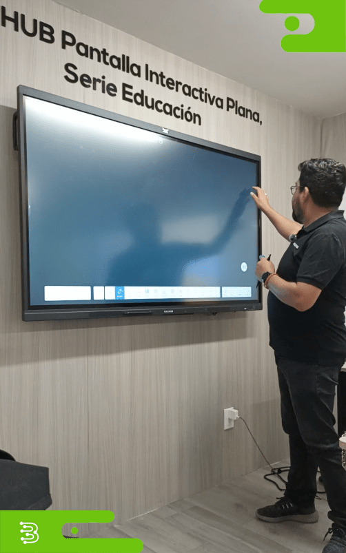 Pantallas Maxhub, serie educativa