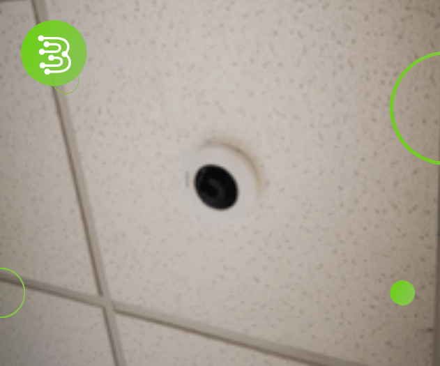 Cámara de videovigilancia tipo fisheye en techo